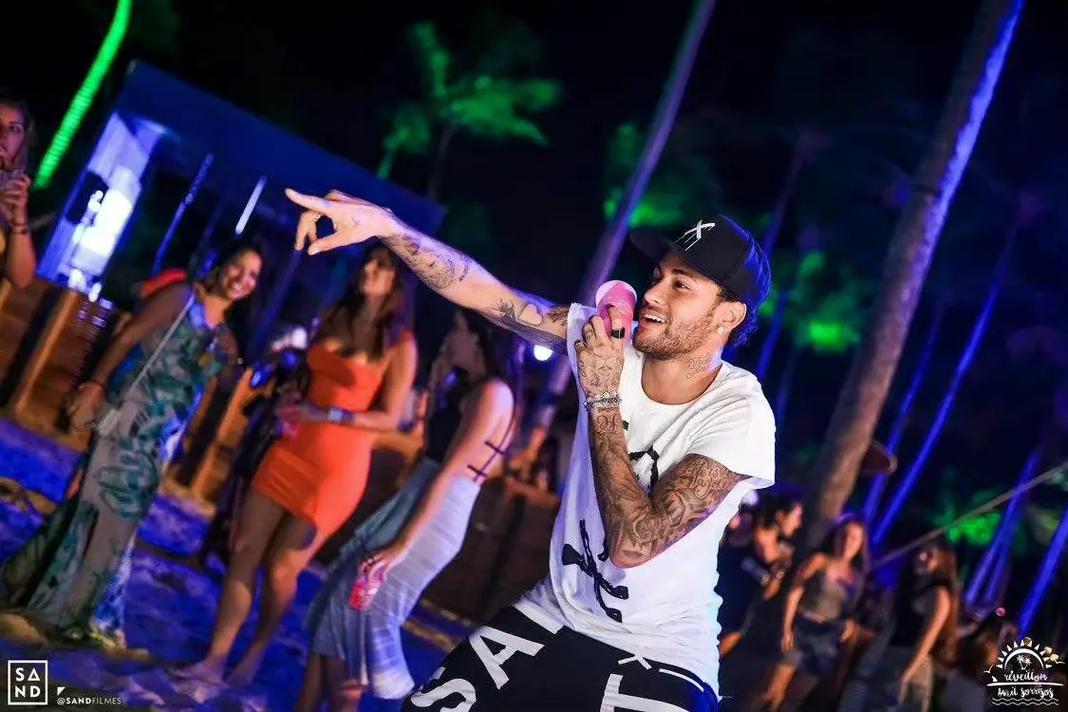 3-2伯恩茅斯，桑德兰队史首次英超联赛两球落后逆转取胜