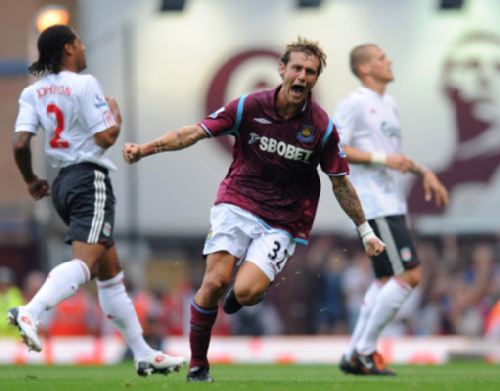 马卡报预测巴萨vs黄潜首发：佩德里缺阵，费兰亚马尔领衔（马卡报：巴萨战黄潜预计首发出炉——佩德里缺席，费兰与亚马尔领衔）